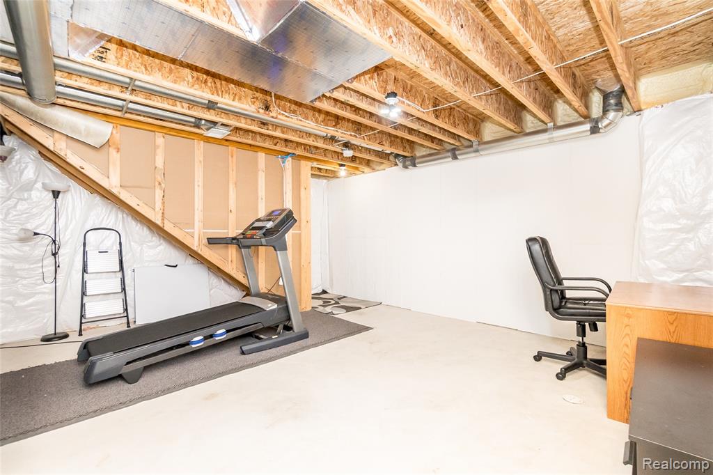 51224 Luke Lane, Novi, MI — Photo 45