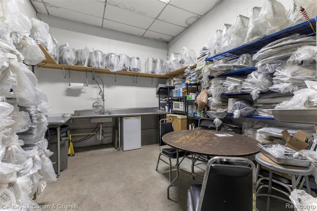 24101 W Warren Street, Dearborn Heights, MI 48127 — Photo 14