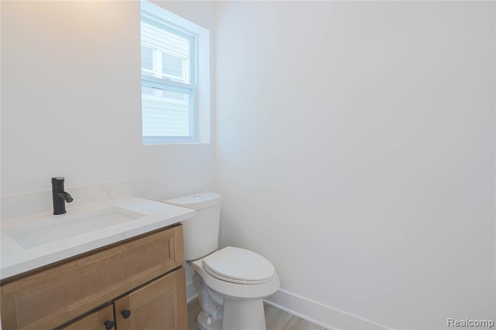9 Queen Street, Mount Clemens, MI 48043 — Photo 8