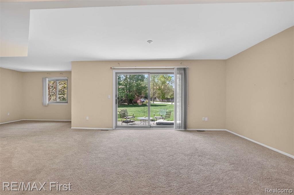 3660 Old Creek Road Road, 36, Troy, MI 48084 — Photo 14