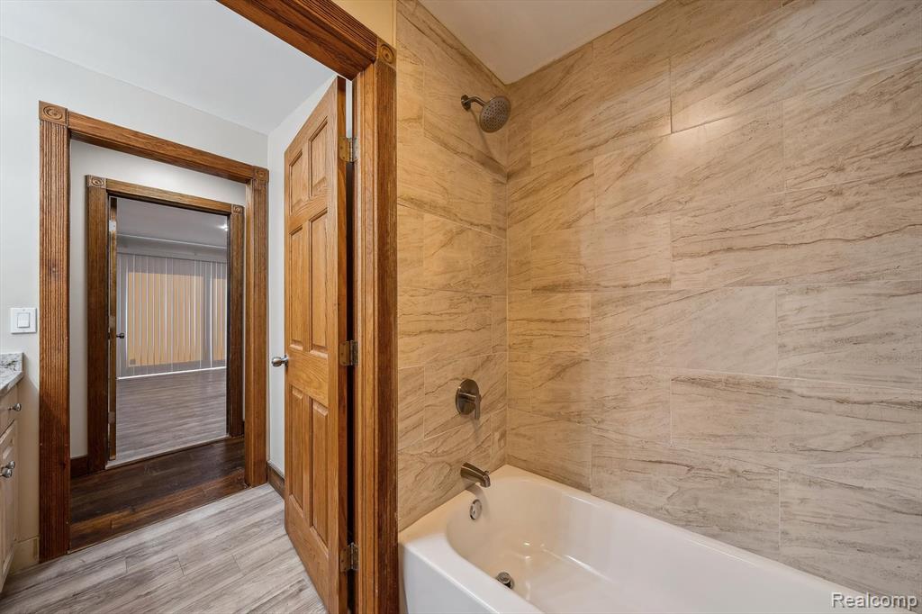 8270 McClements Road, Brighton, MI 48114 — Photo 19
