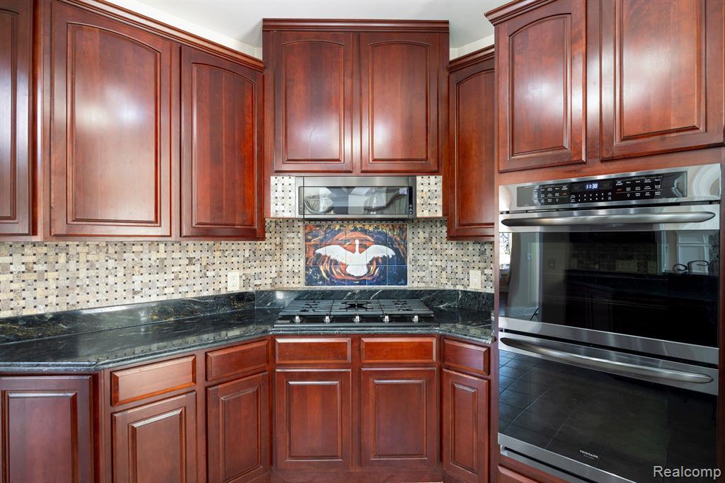 6307 WILDWOOD Lane, West Bloomfield, MI 48324 — Photo 18