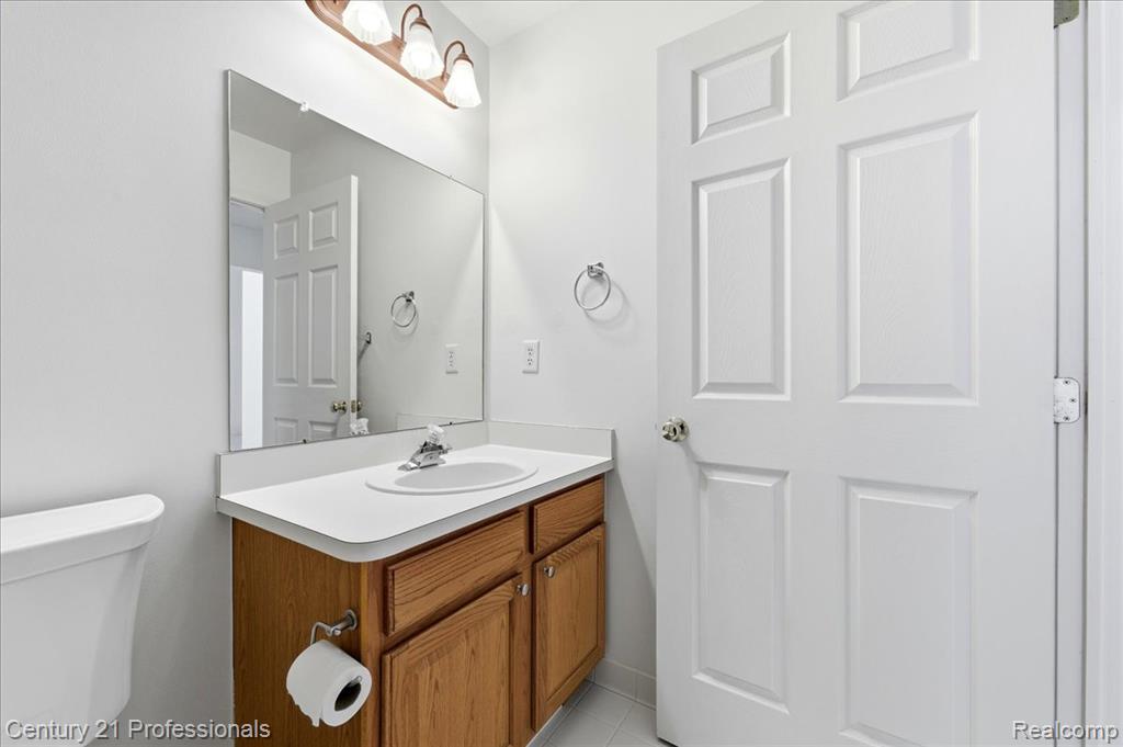 3895 Arbor Drive, Auburn Hills, MI 48326 — Photo 22