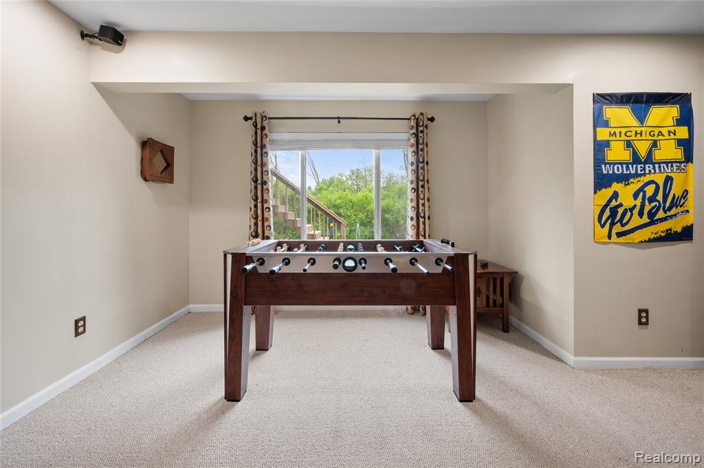 2460 Fenton Creek Lane, Fenton, MI 48430 — Photo 36