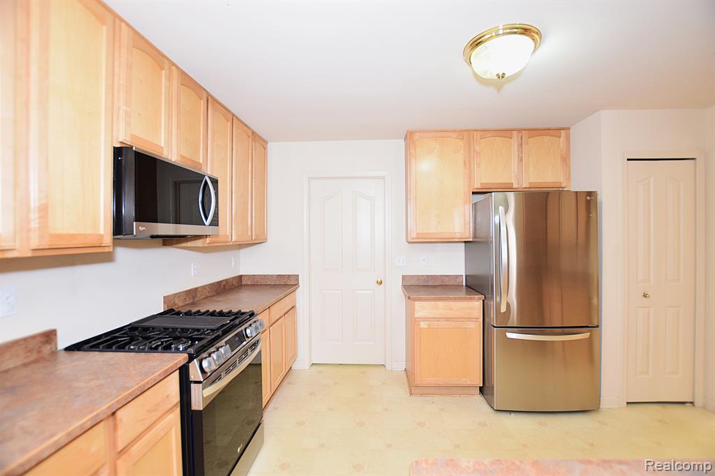 9 N VISTA, Auburn Hills, MI 48326 — Photo 3