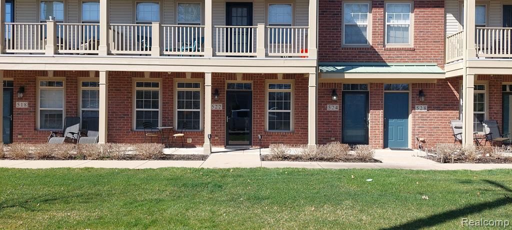 522 RED OAK, Walled Lake, MI 48390 — front exterior