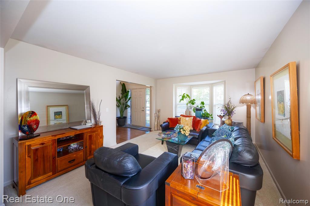 3481 Castlewood Court, Wixom, MI — Photo 23