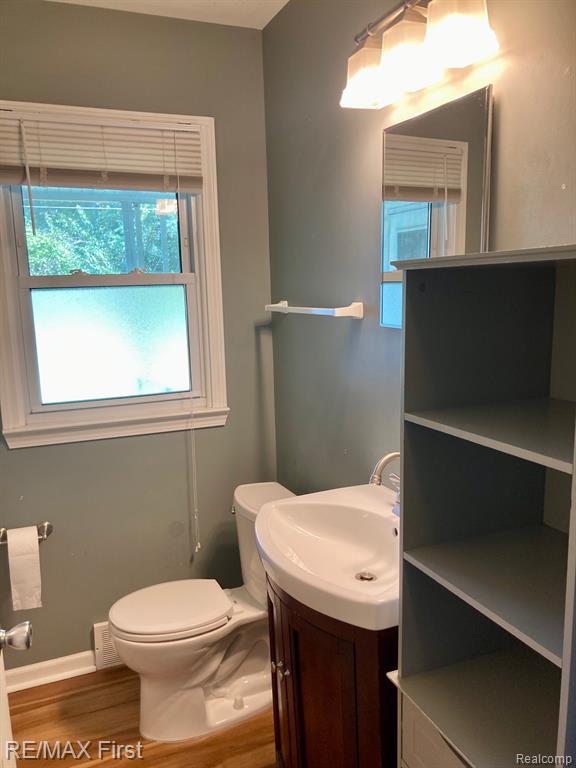 402 KENSINGTON Avenue, Ferndale, MI 48220 — Photo 7