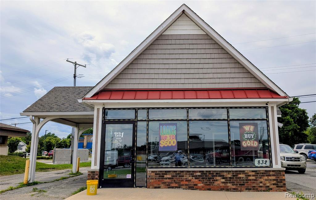 832 S Main Street, Lapeer, MI 48446
