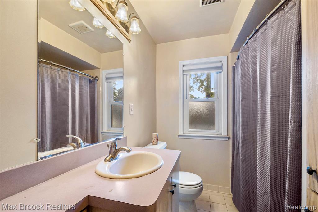4428 Washington Street, Wayne, MI 48184 — Photo 18