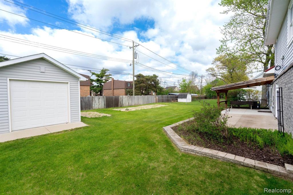 3246 MILLWALL Avenue, Keego Harbor, MI 48320 — Photo 56