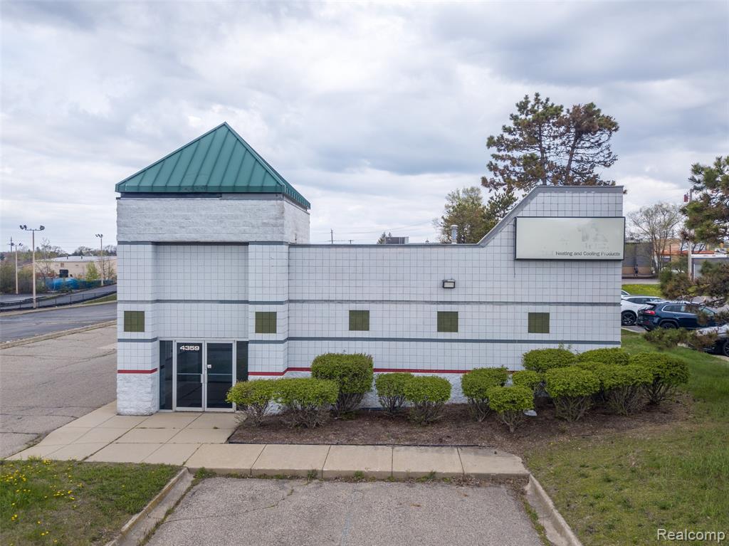 4359 Highland Road, Waterford, MI 48328 — Photo 2