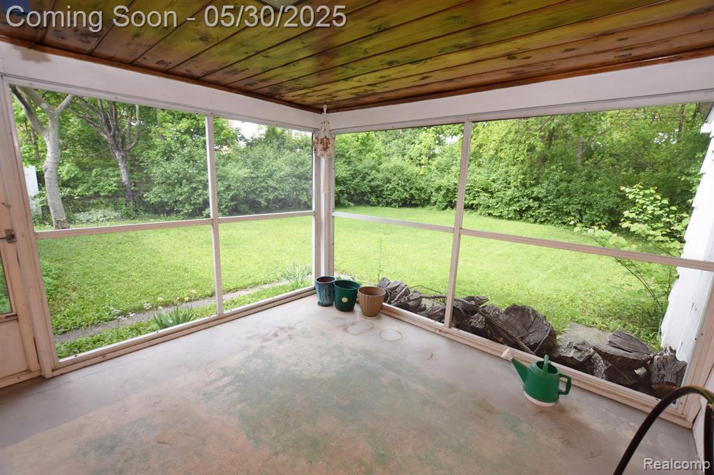 624 MAXINE Street, Flint, MI 48503 — Photo 15
