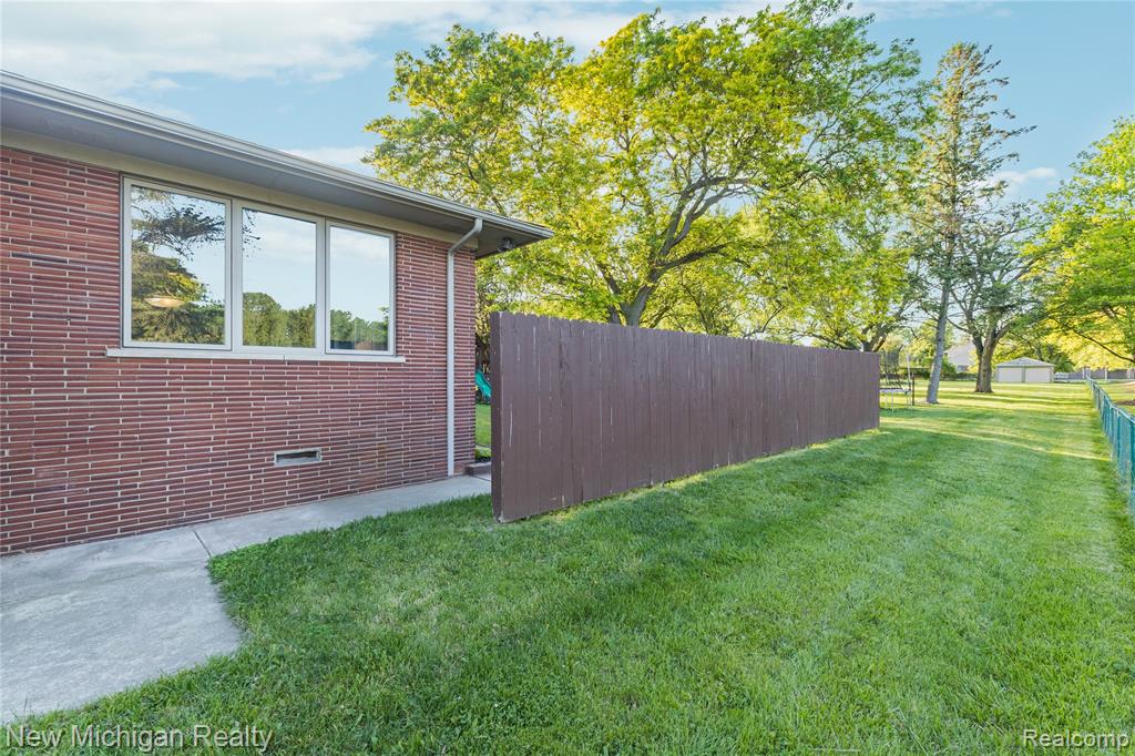8359 Chicago Road, Warren, MI 48093 — Photo 51