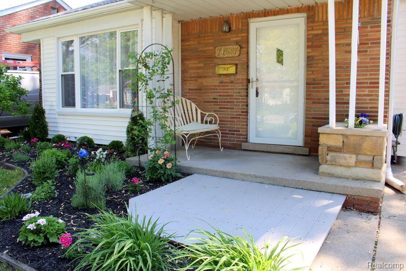 7687 CORTLAND Avenue, Allen Park, MI 48101 — Photo 3