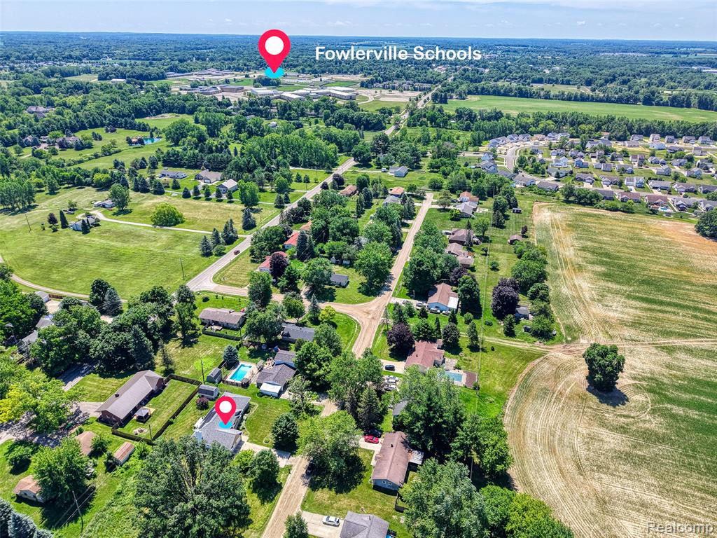 5382 Meadowlawn Road, Fowlerville, MI 48836 — Photo 45