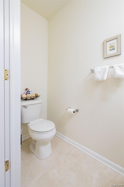 9884 HIGH MEADOW Drive, Ypsilanti, MI 48198 — Photo 19