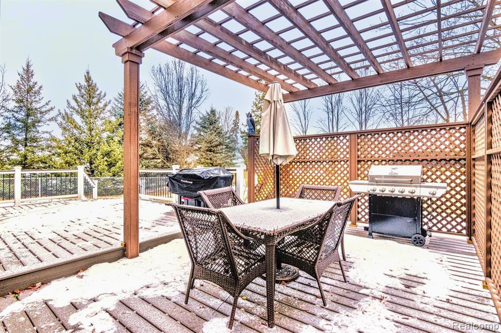 552 CROWN RIDGE Court, White Lake, MI — Photo 16