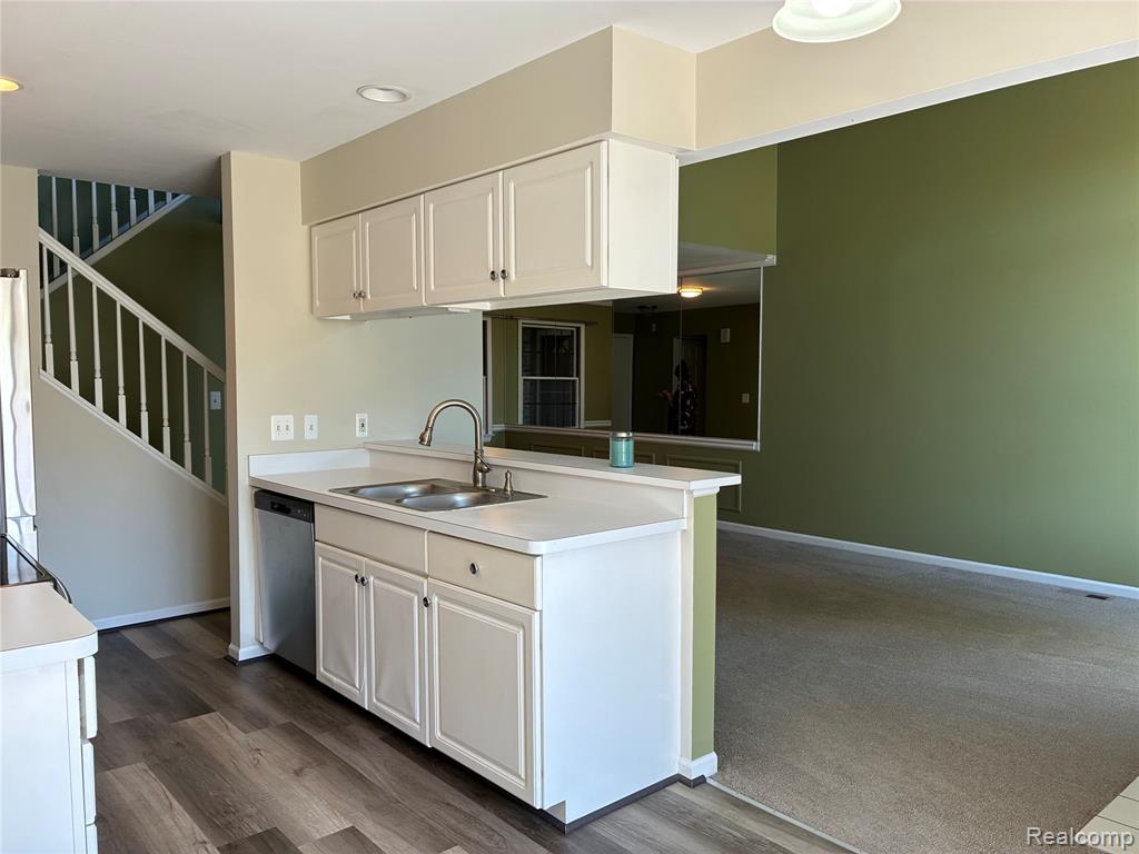 45085 Horseshoe Circle, Canton, MI 48187 — Photo 4