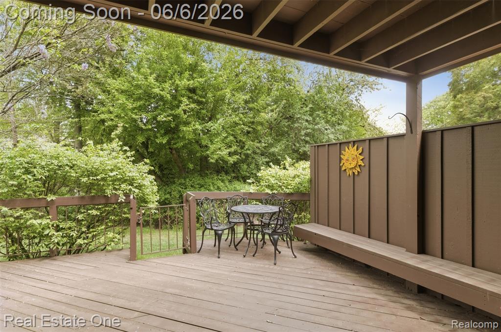 23910 Trailwood Court, 82, Bingham Farms, MI 48025 — Photo 18