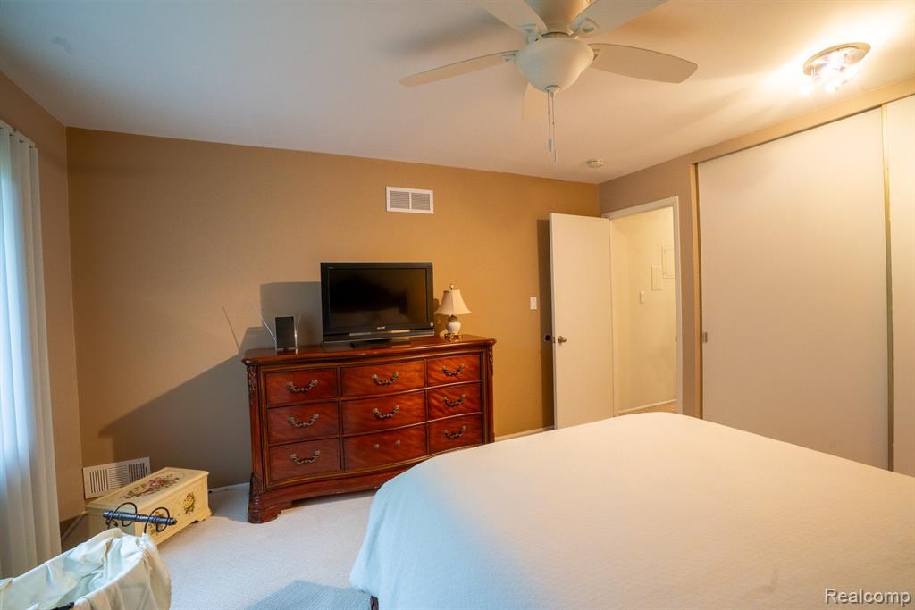 1750 MONTICELLO Street, 6, Trenton, MI 48183 — Photo 16