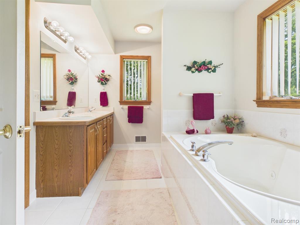 4133 Creeks Edge Drive, Metamora, MI 48455 — Photo 27