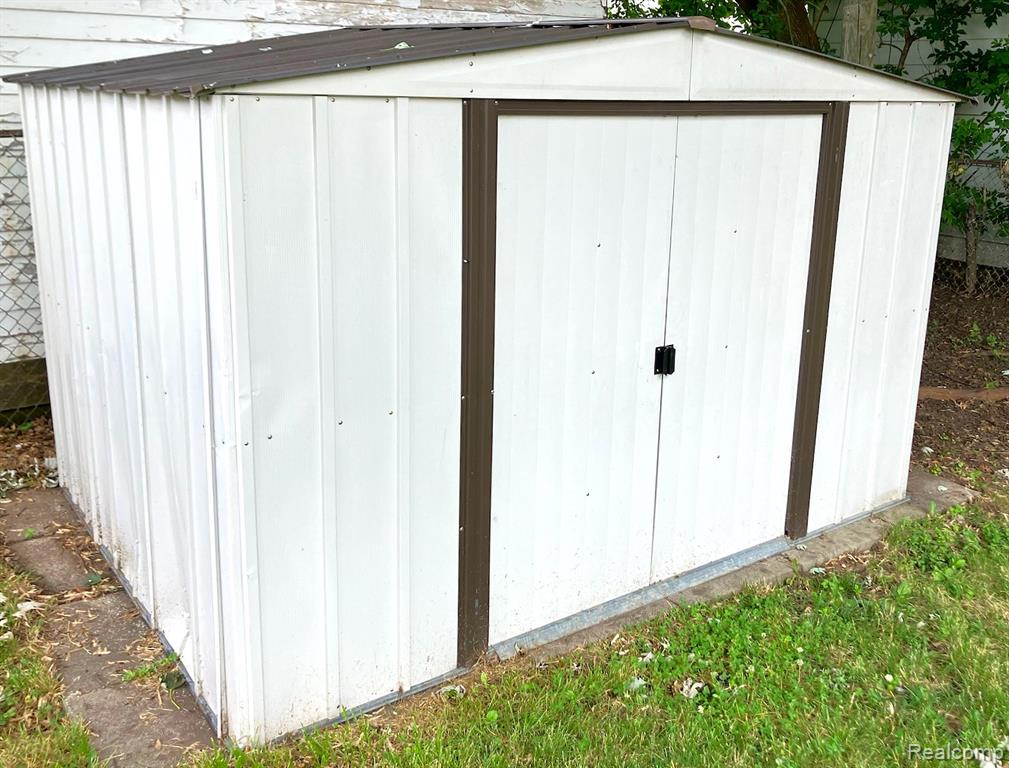 8131 THEISEN, Center Line, MI 48015 — Photo 7
