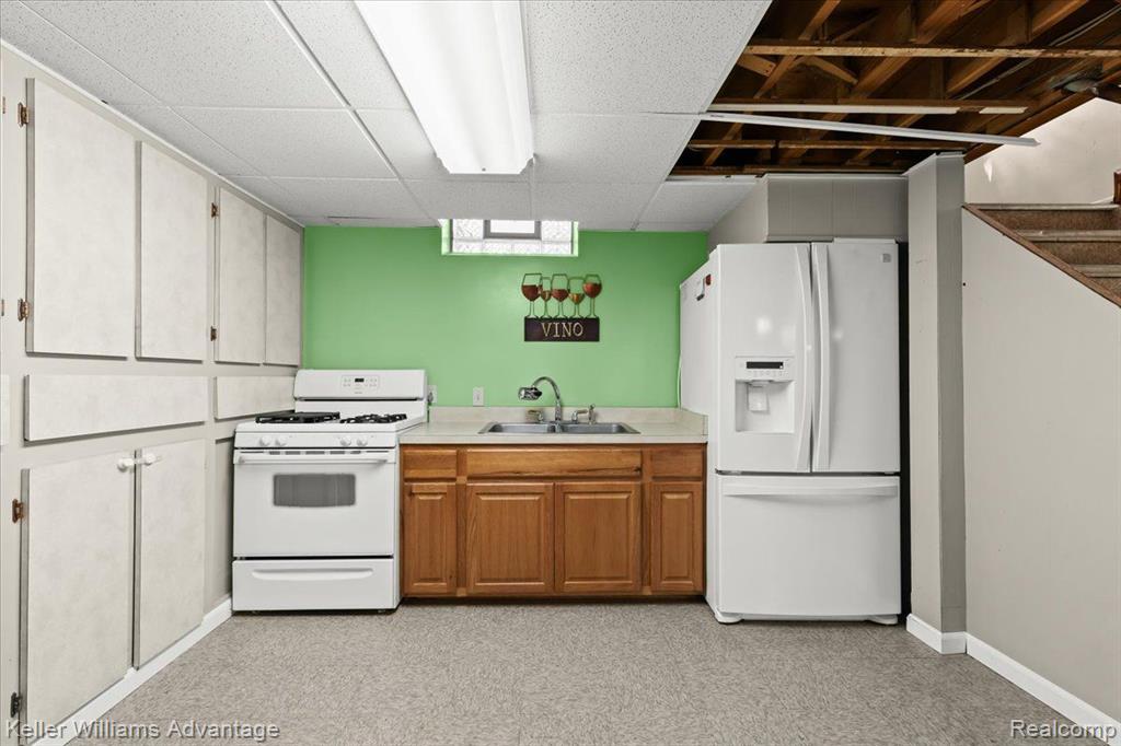 4050 MAYFAIR Street, Dearborn Heights, MI 48125 — Photo 26