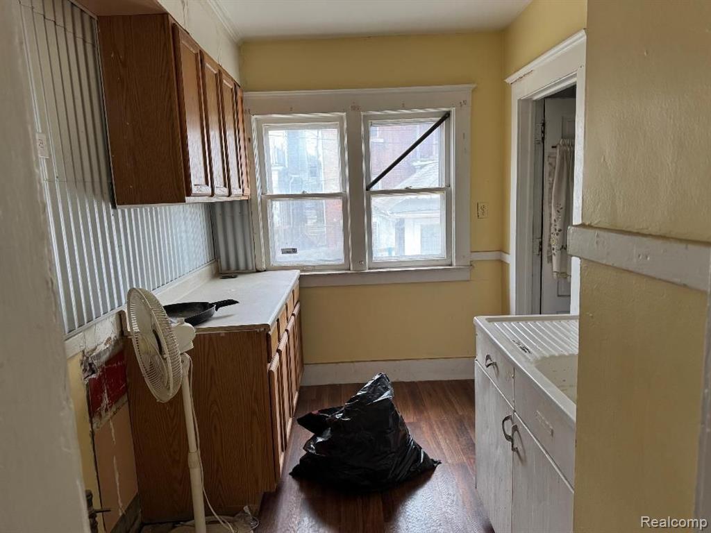 7225 SENATOR Street, Detroit, MI 48209 — Photo 9