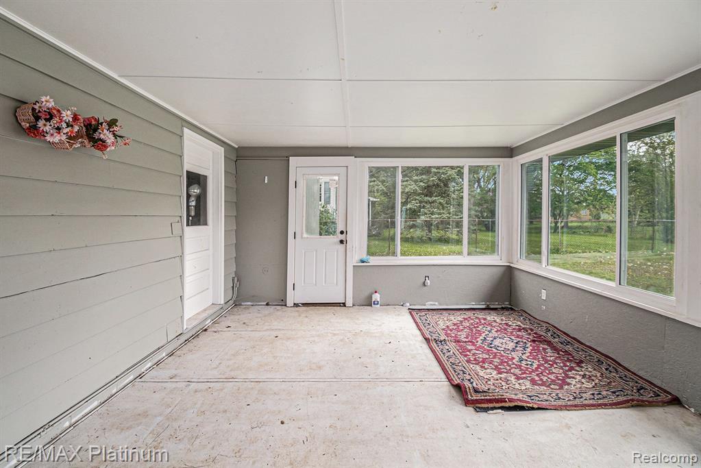 604 E NORTH Street, Owosso, MI 48867 — Photo 24