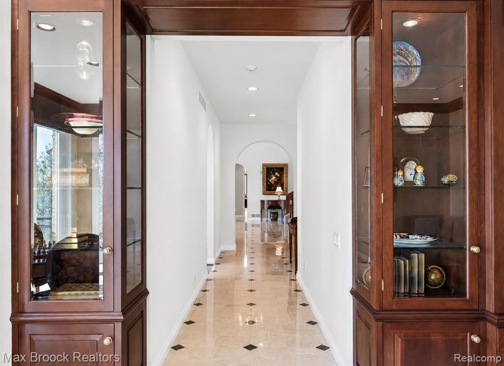 1832 Long Lake Shore Drive, Bloomfield Hills, MI 48302 — Photo 29