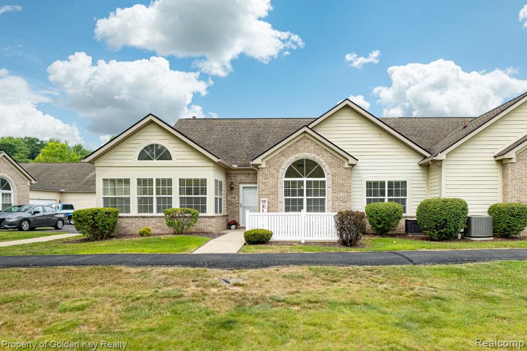1160 Abbey Court, Westland, MI