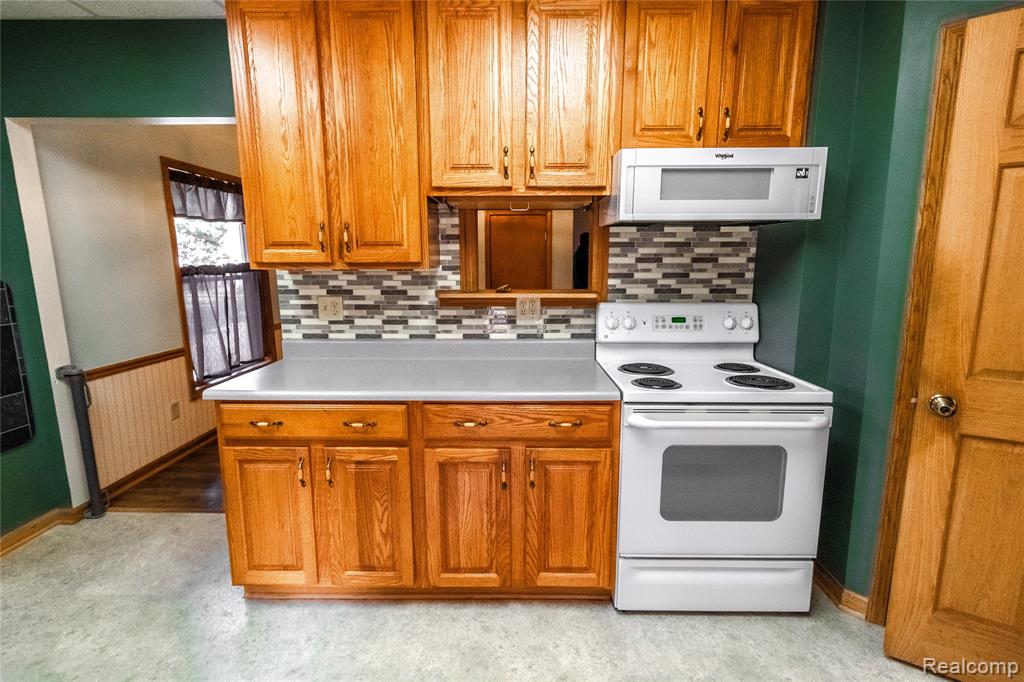 847 N Main Street, Lapeer, MI 48446 — Photo 12