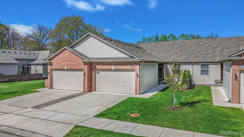 54313 CAMDEN Circle, New Baltimore, MI — Photo 28