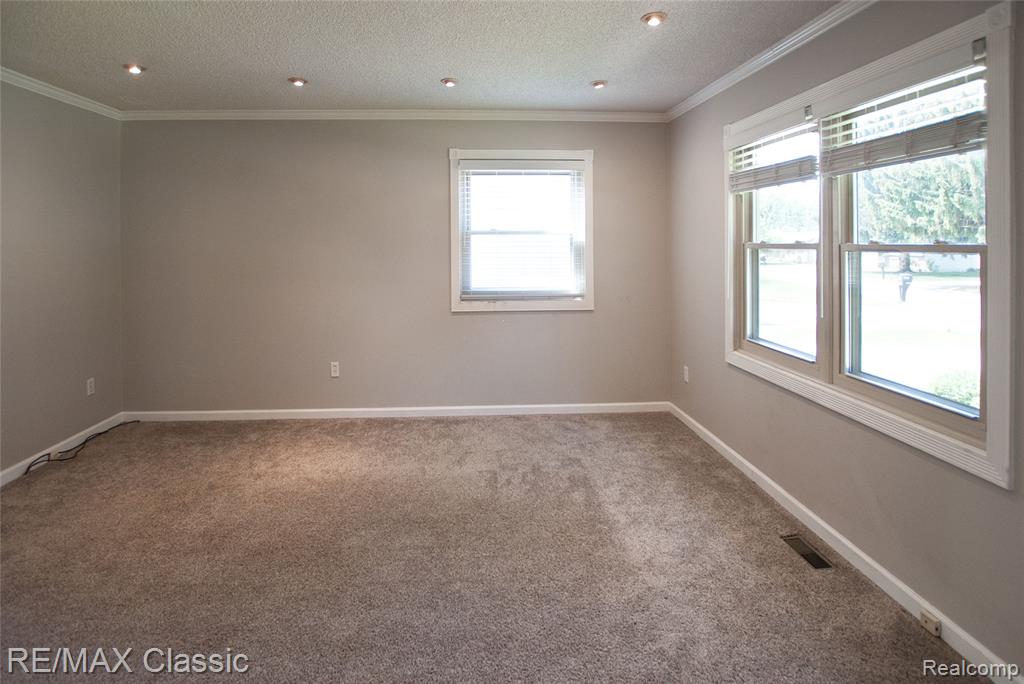 5280 Weston Court, Commerce Twp, MI 48382 — Photo 7