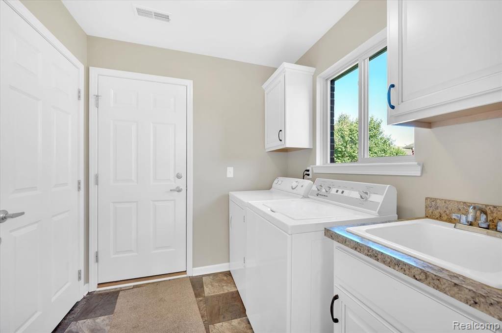 50088 Watling Street, 99, Shelby Twp, MI 48317 — Photo 22