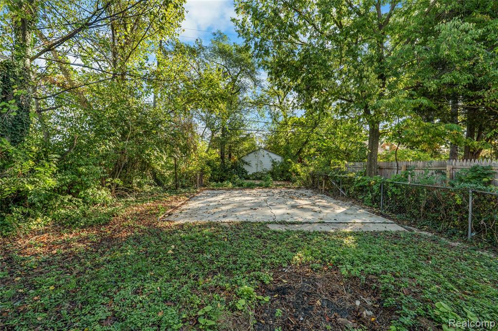 8614 Robson Street, Detroit, MI 48228 — Photo 30