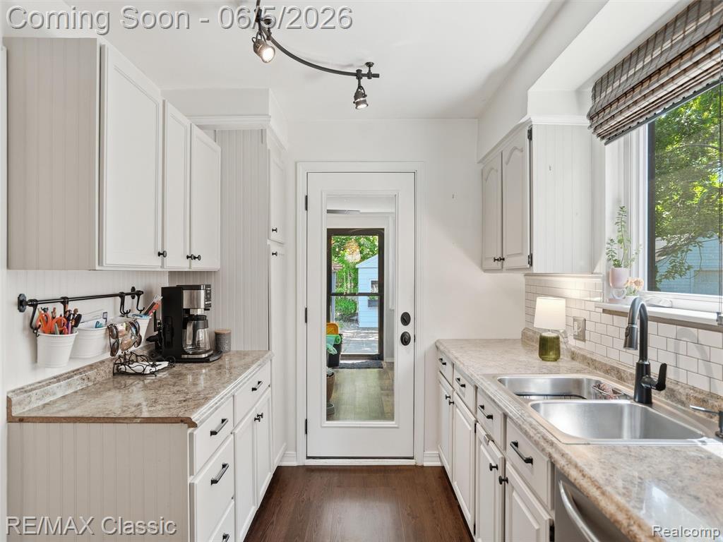 724 N Mildred Street, Dearborn, MI 48128 — Photo 14