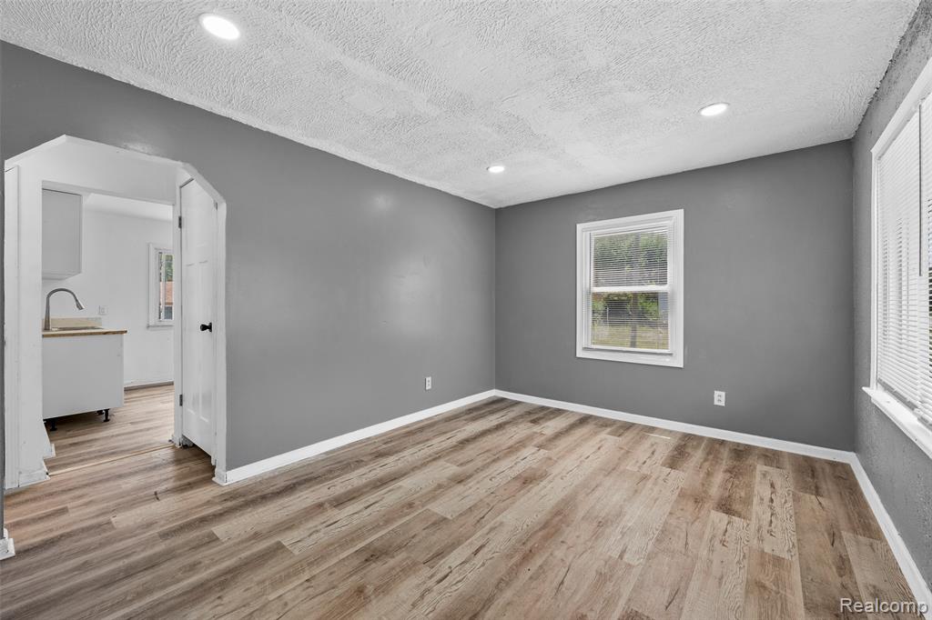 8600 Heyden Street, Detroit, MI 48228 — Photo 6