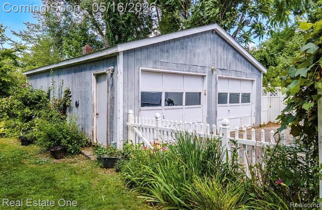 108 College Street, Holly, MI 48442 — Photo 26