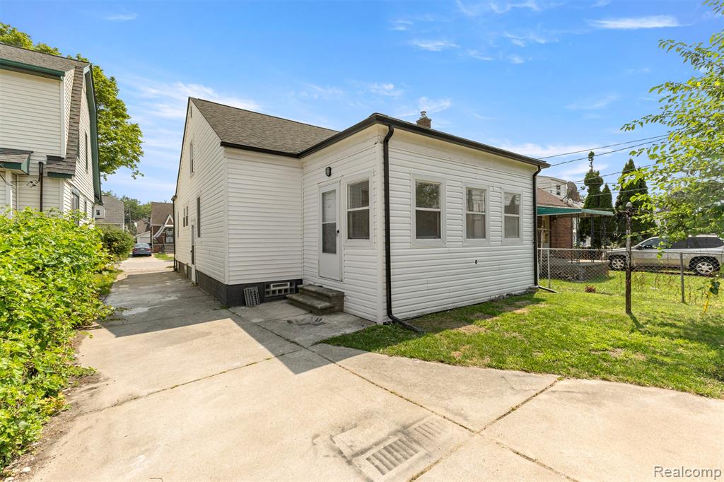 6047 Yinger Avenue, Dearborn, MI 48126 — Photo 34