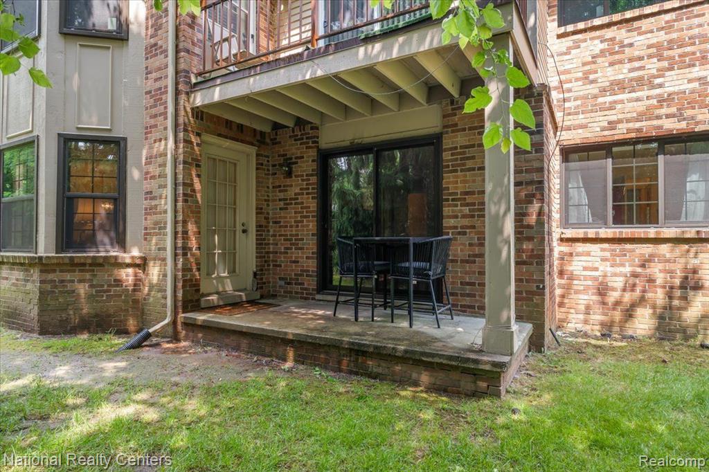37224 BRENTWOOD Circle, Farmington Hills, MI 48331 — Photo 8