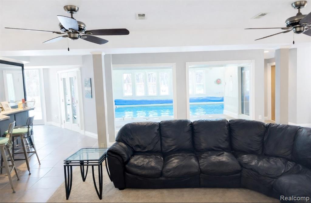 5106 Deer Run Circle, Orchard Lake Village, MI 48323 — Photo 16