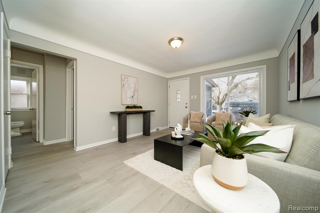 750 E Hayes Avenue, Hazel Park, MI 48030 — Photo 13