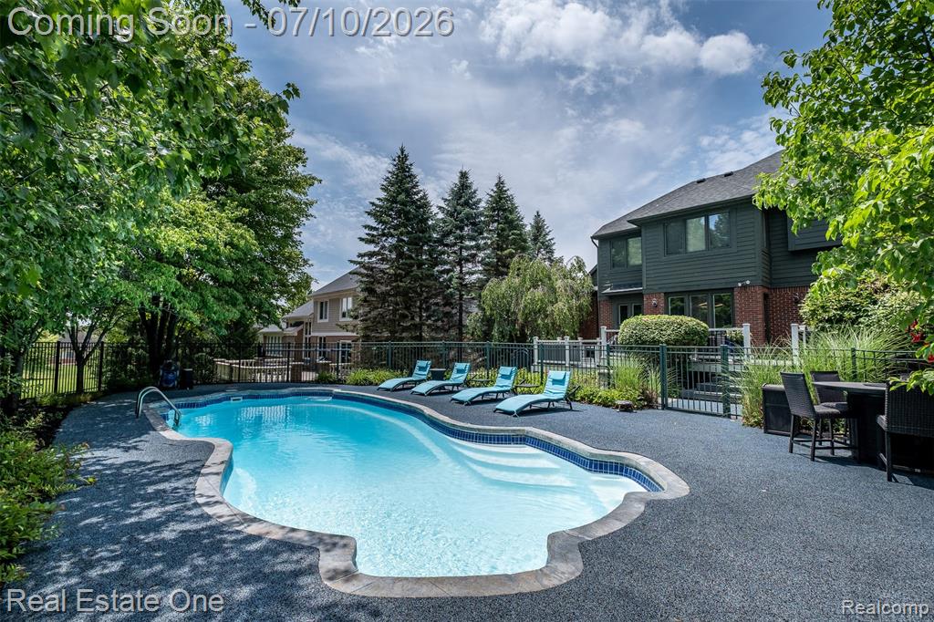 4488 Philip, Commerce Twp, MI 48382 — Photo 3
