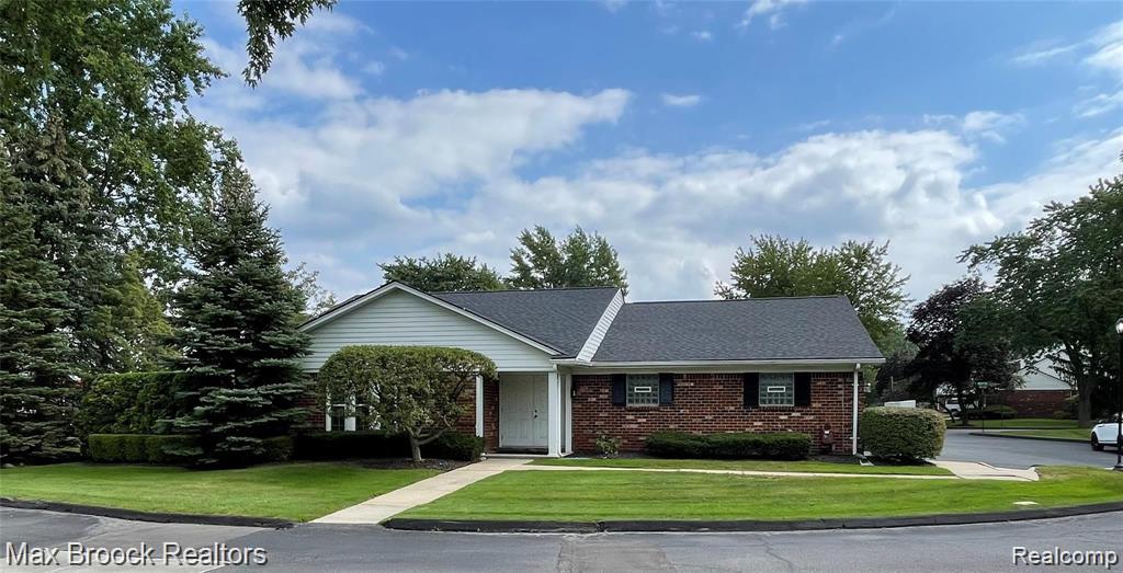 1564 Georgetown Place, Bloomfield Hills, MI 48304 — Photo 32