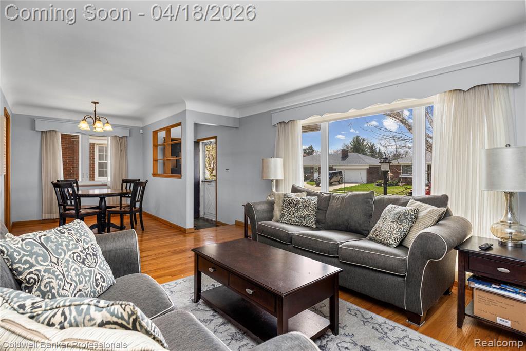 1544 Dorthen Avenue, Grosse Pointe Woods, MI 48236 — Photo 11