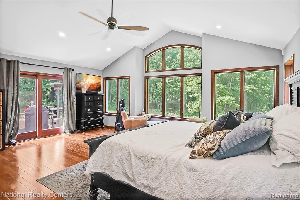 11500 Lisa Lori Lane, South Lyon, MI 48178 — Photo 35