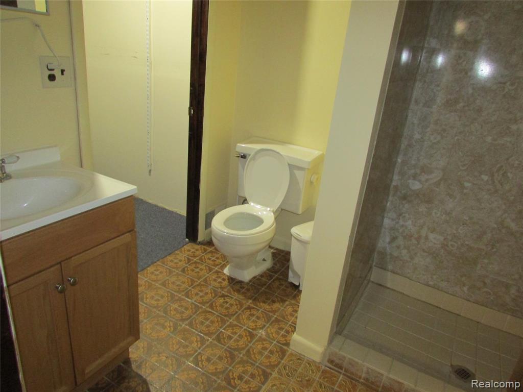 8590 N CANTON CENTER Road, Canton, MI 48187 — Photo 8