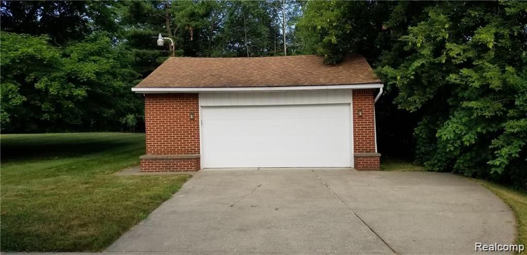 6119 ROCHESTER Road, Troy, MI 48085 — Photo 2